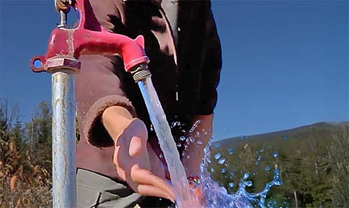 water faucet running